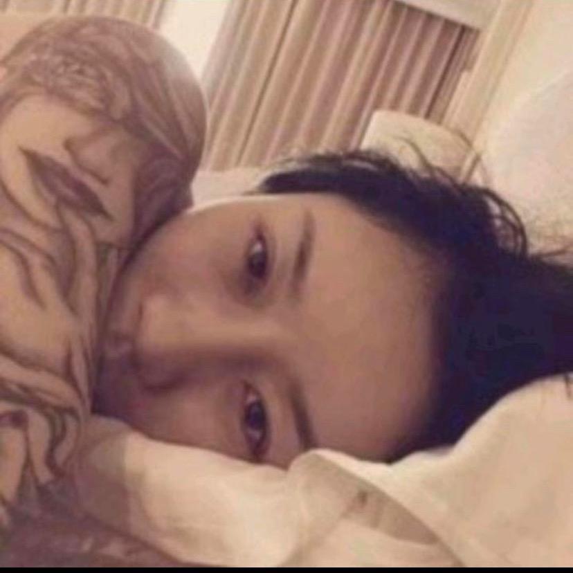 右脸一颗痣