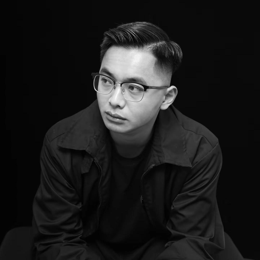 大理魁男士理发馆小智