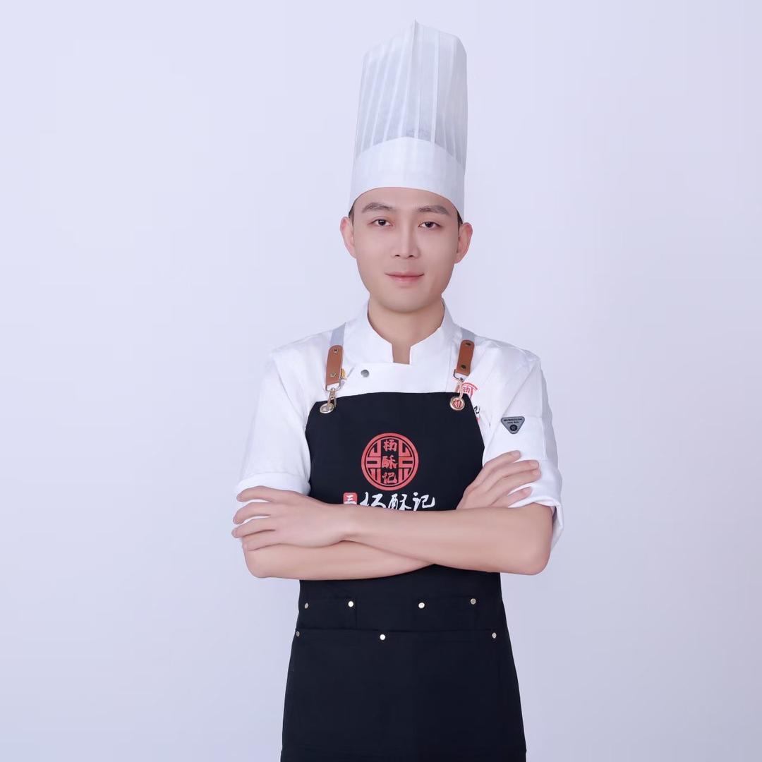 杨师傅做糕点