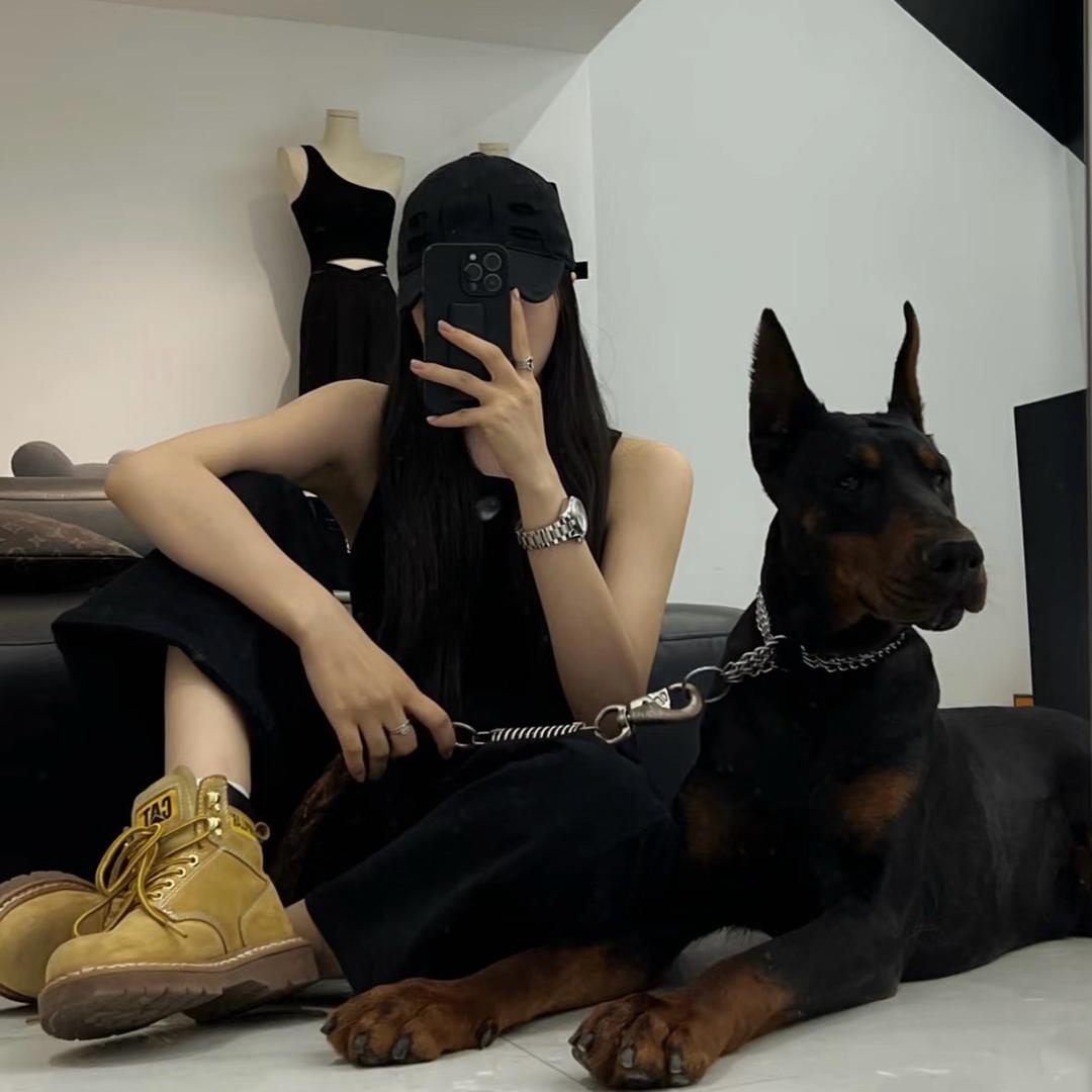 莓子是个化妆师