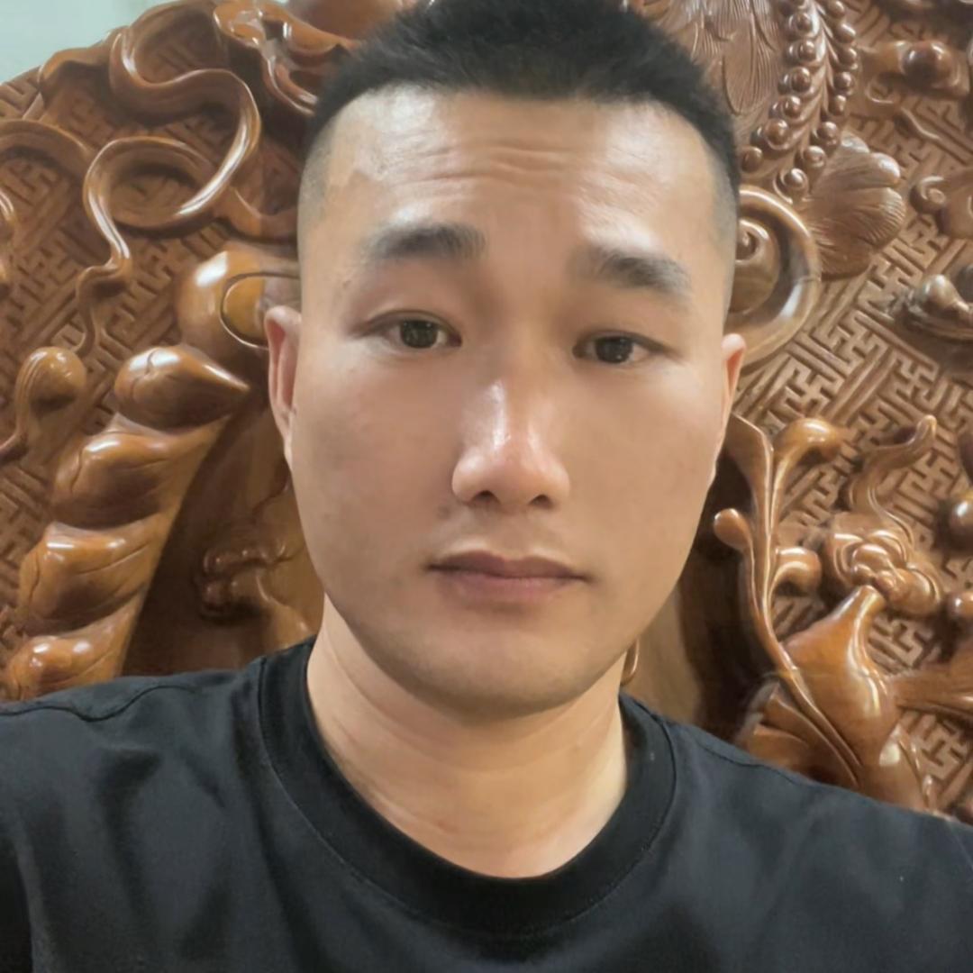 龙成训犬