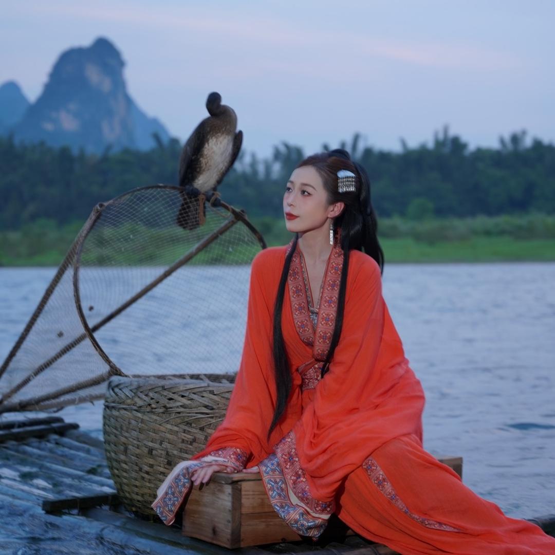 广东千古情接待小靓女