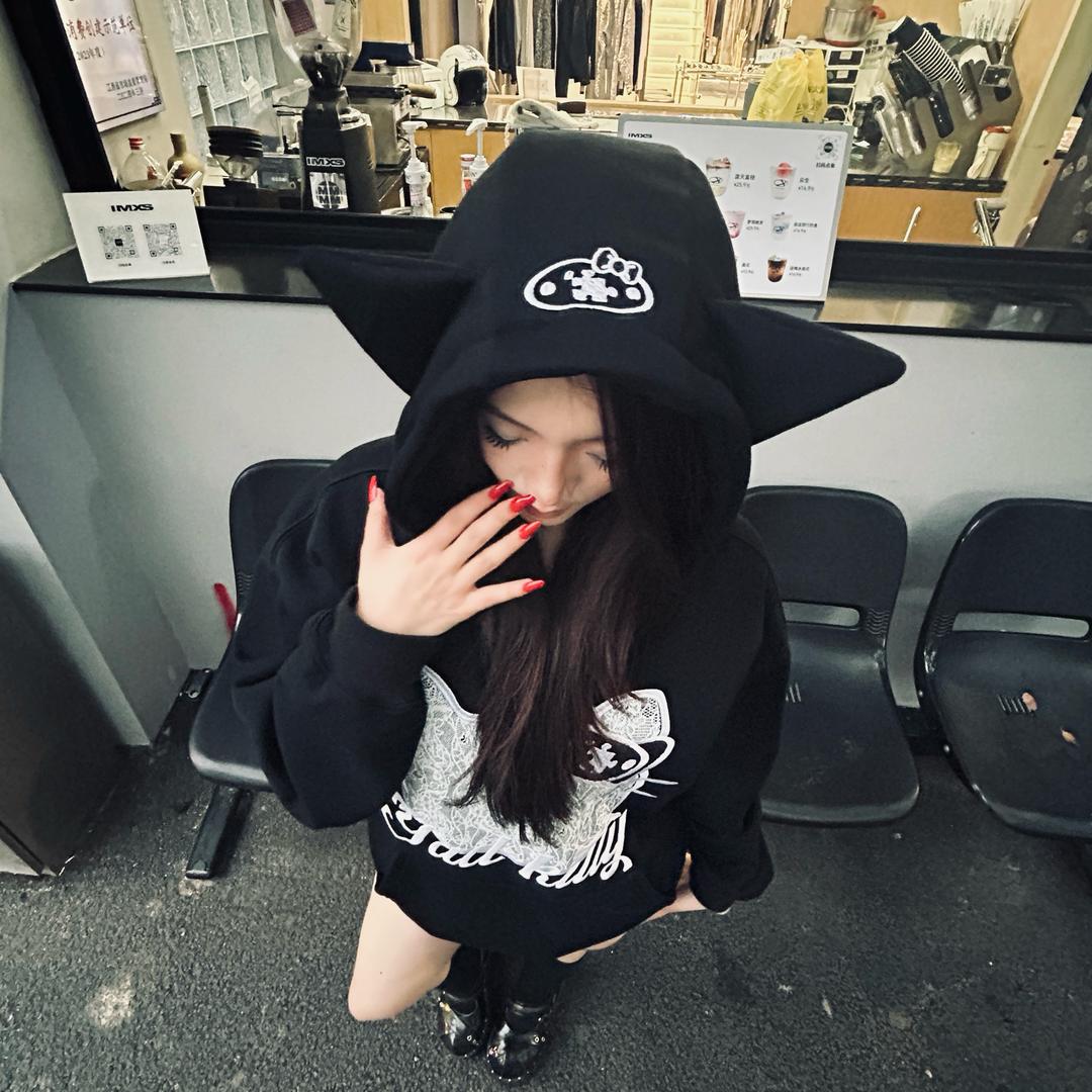 蒽keke.
