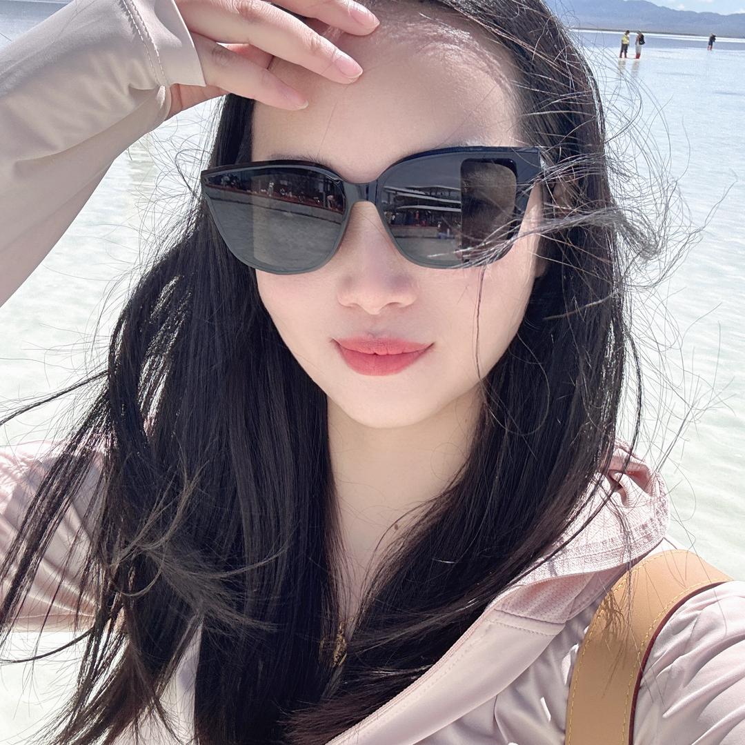 爱笑的女孩