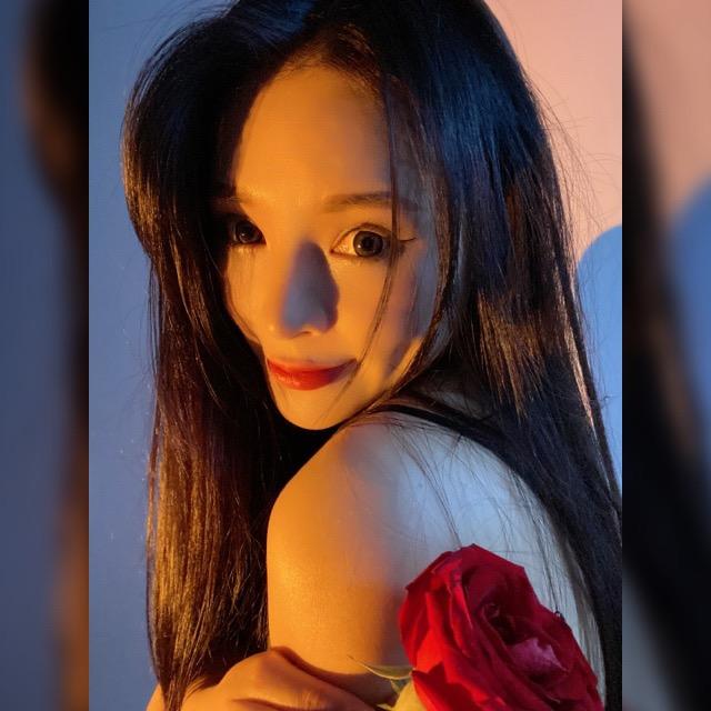 Yi.