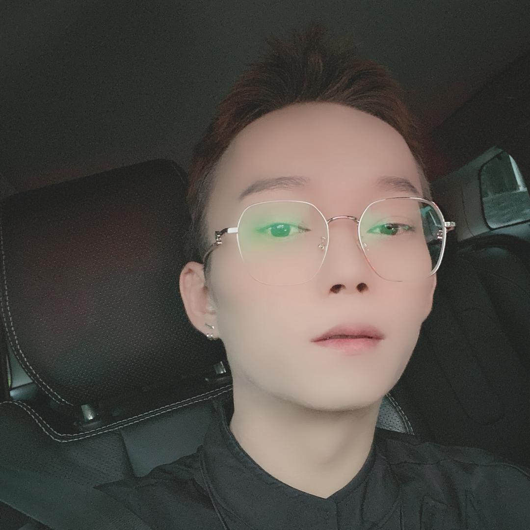 歌手吴志山⁵⁴³