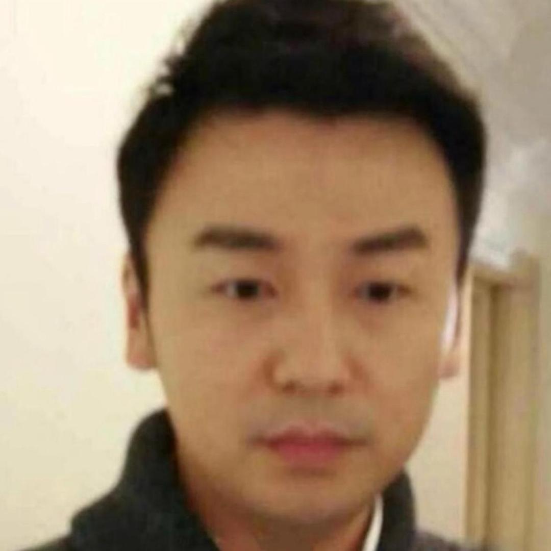 一朵风中摇曳的陈俊生