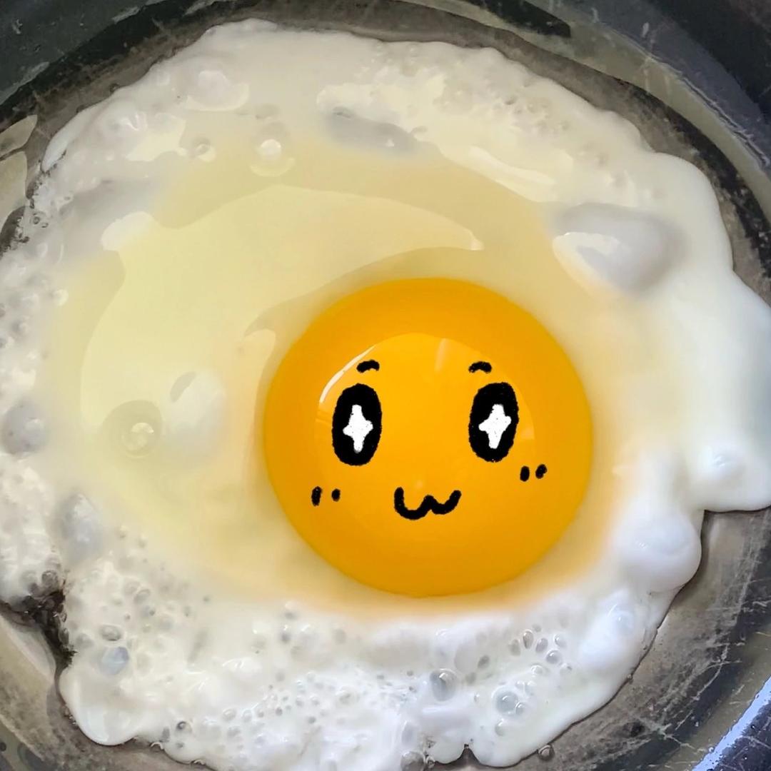一只煎蛋