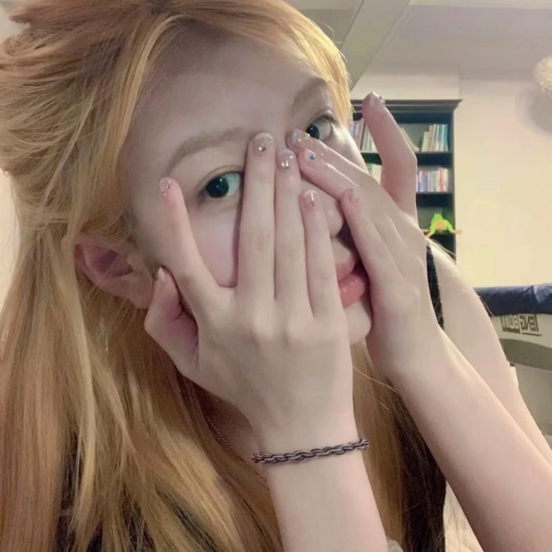 Nuyoah. ㅤㅤ ㅤ