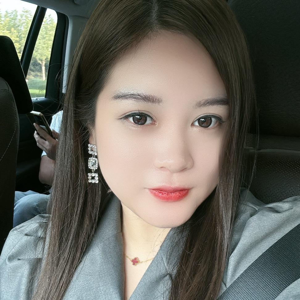 丹丹【服装店店主】