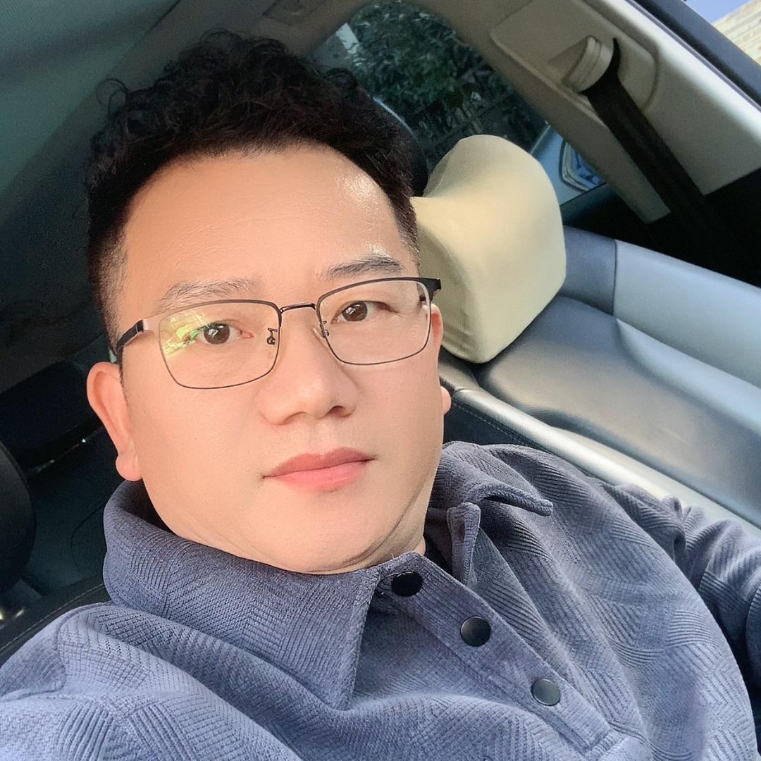 成明:（奮進）♥《承蒙厚爱》♥