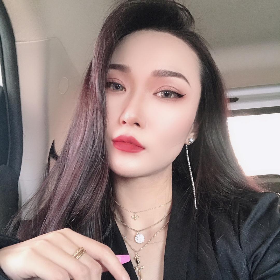 万万小阿姨女装店
