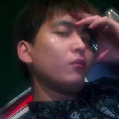 楠楠的小鲜肉串摊