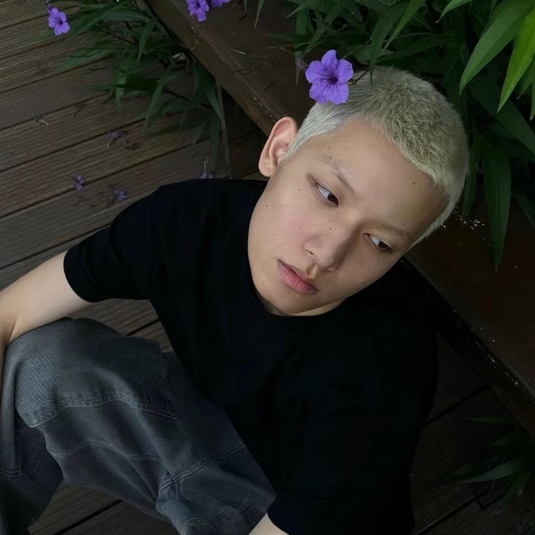 将爱却晚秋，