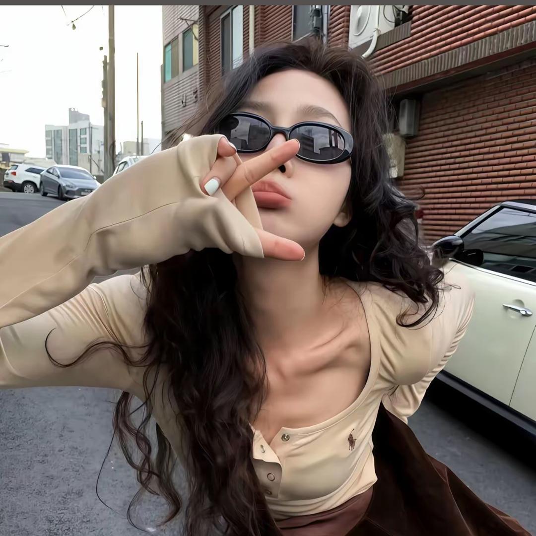 👧