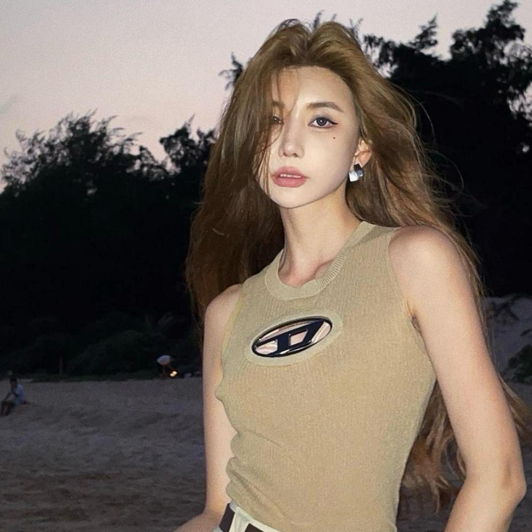 李李李婉君时尚穿搭