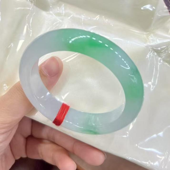 平洲一只羊翡翠