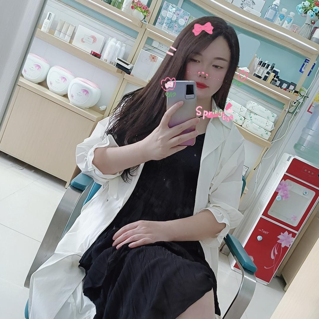 拐河小芈栖花里专卖店