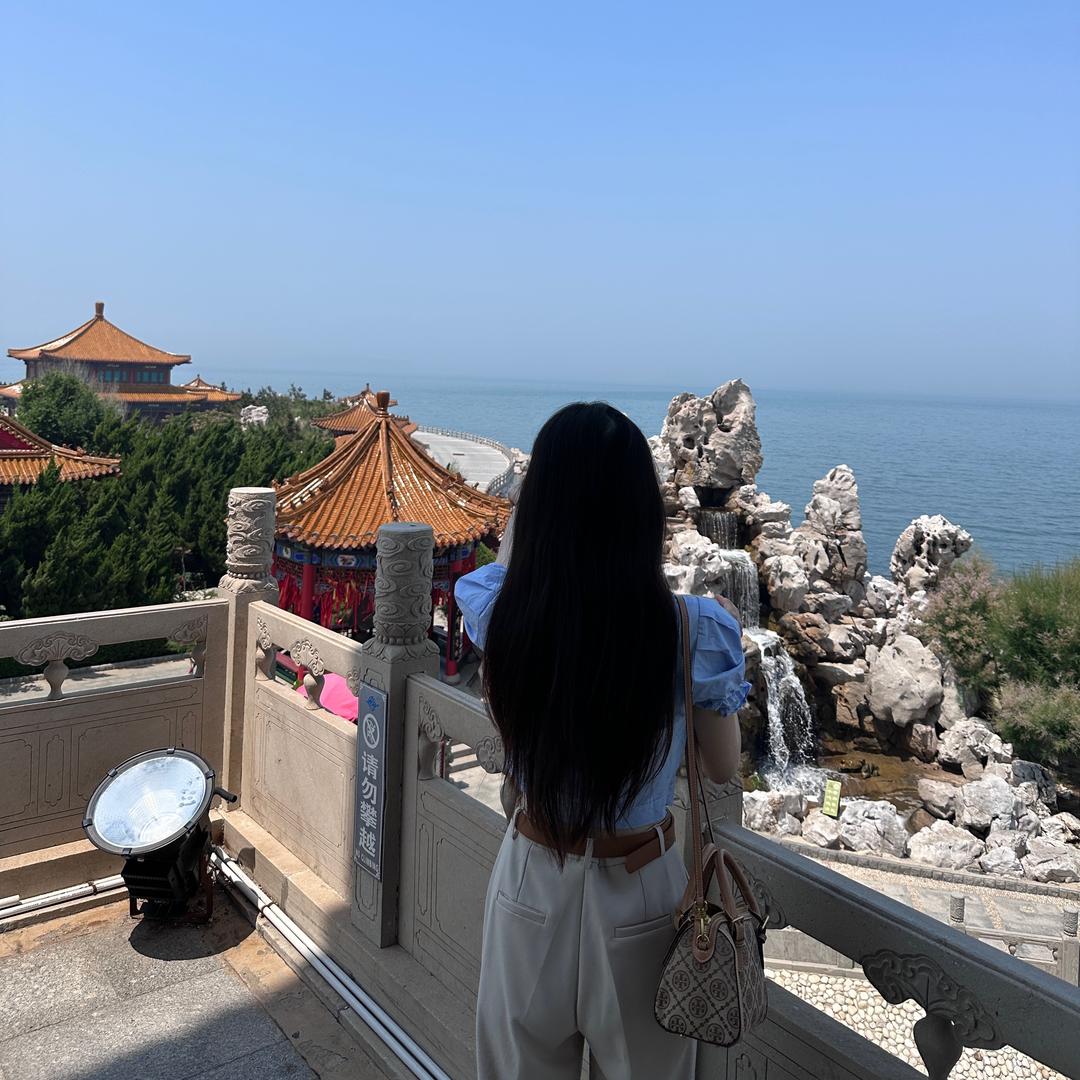 会发光的小怪兽