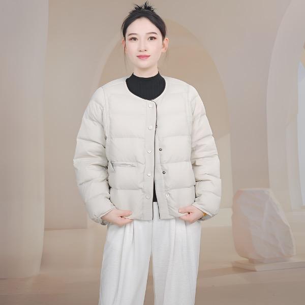 四季轻奢羽绒服饰
