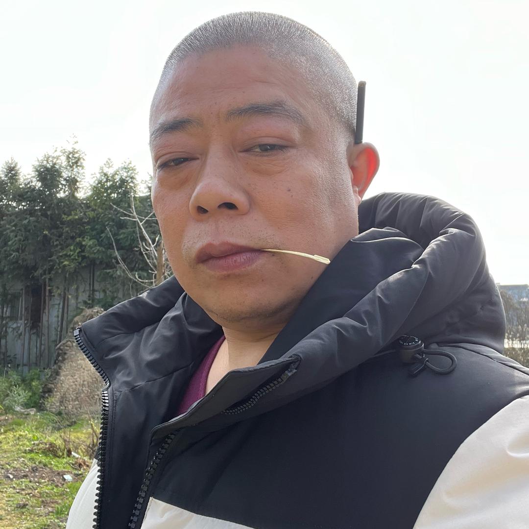 谭笑风生