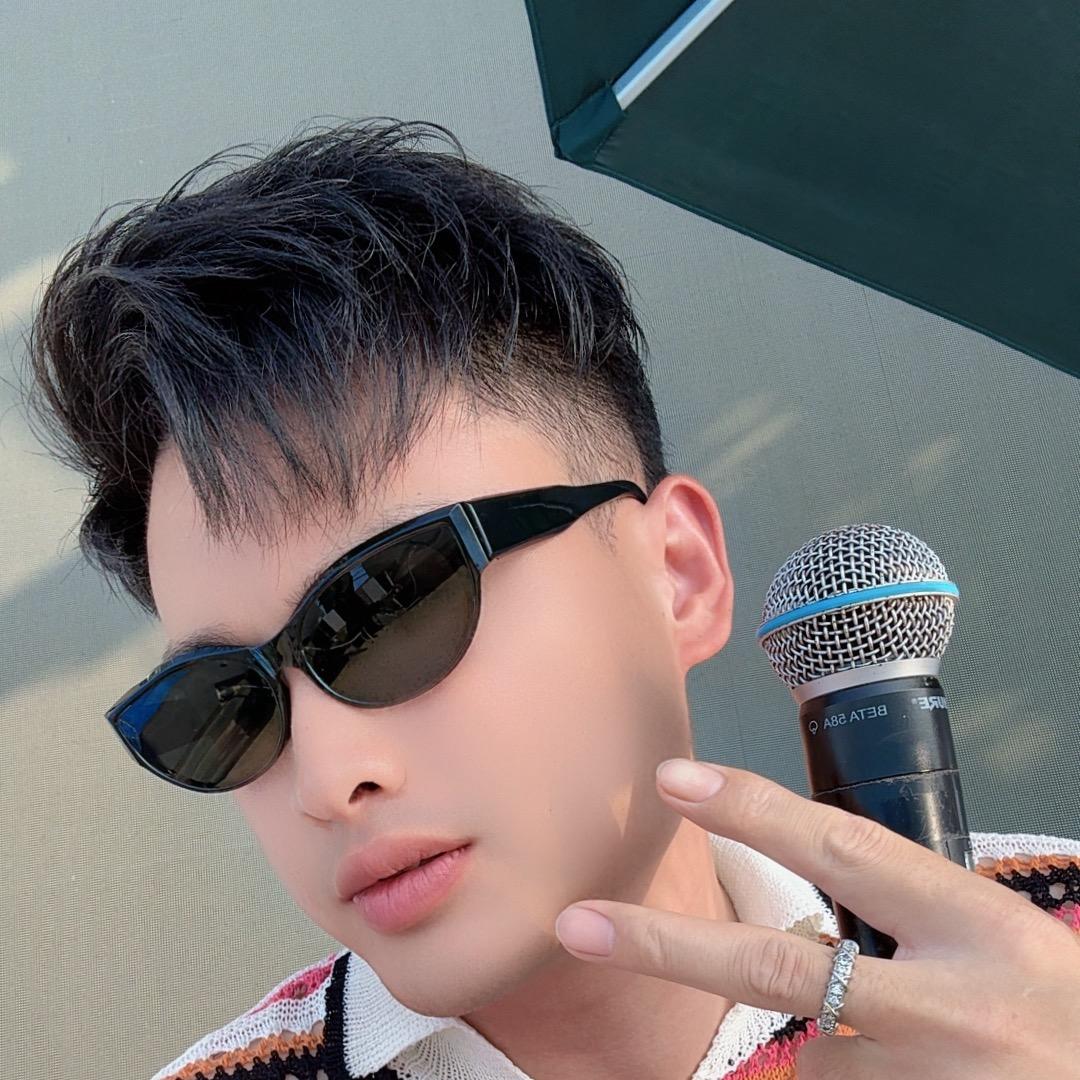 爱唱歌的大鹏