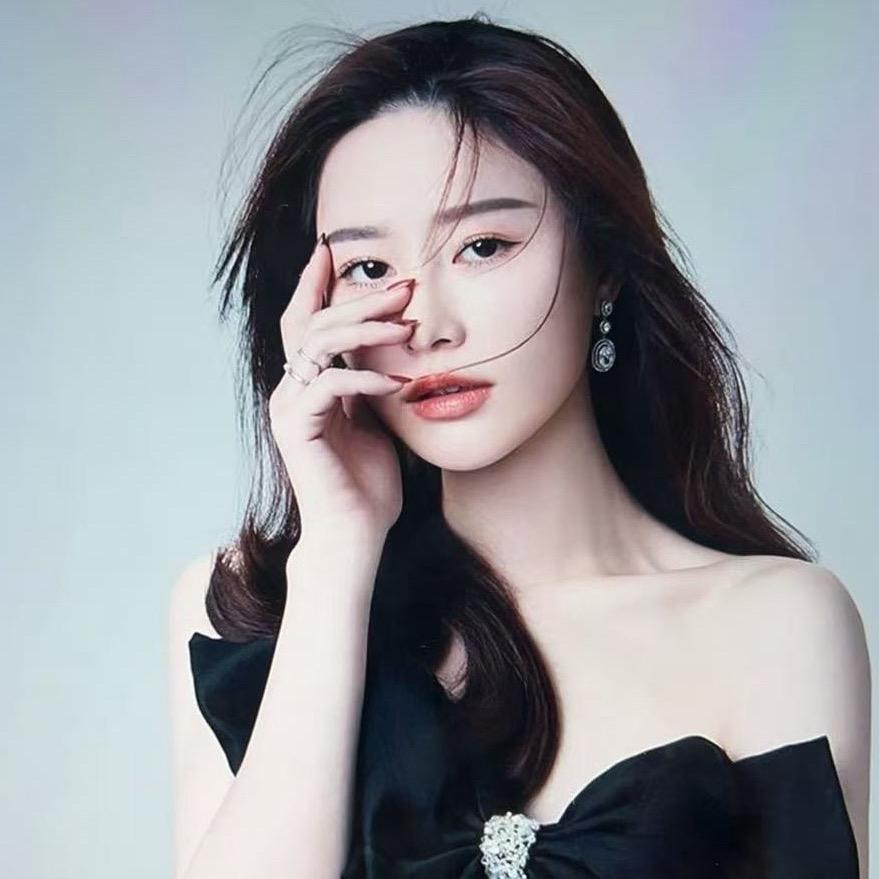 邱莹莹(时尚穿搭)