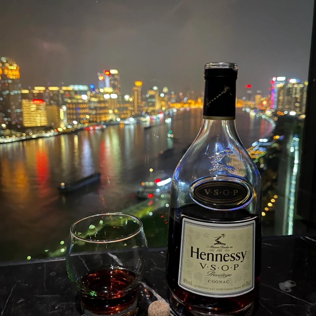 梅丶