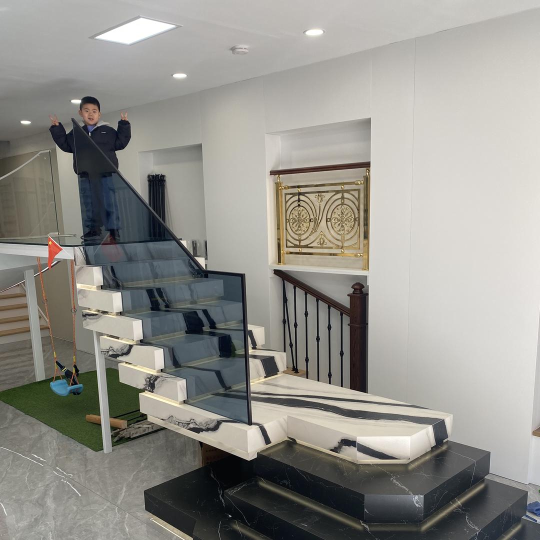 尚上楼梯+室内门