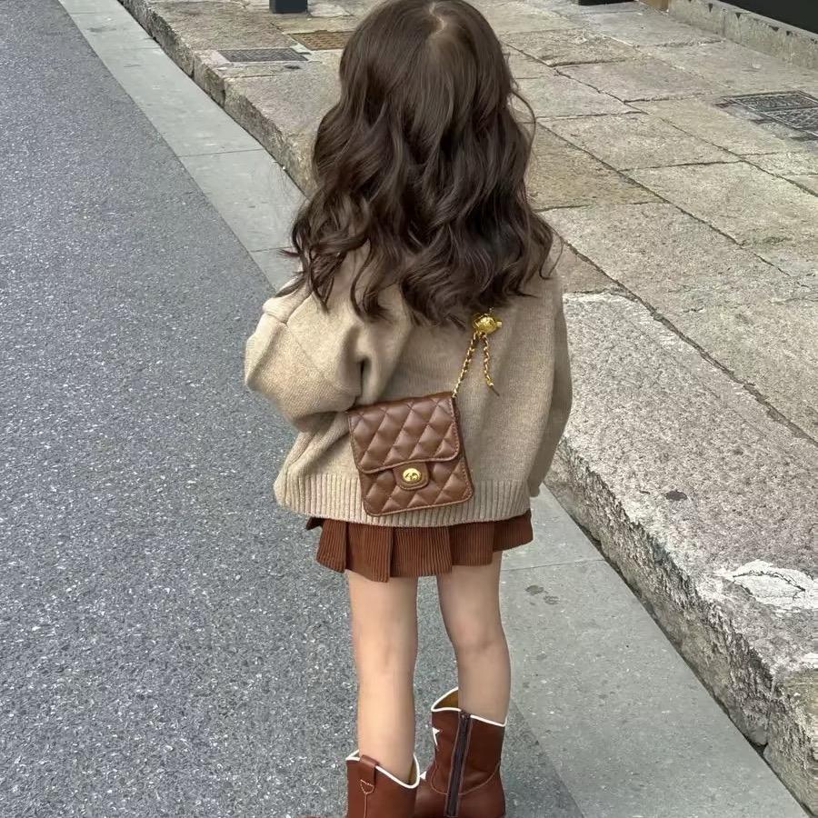 周周童装工厂店