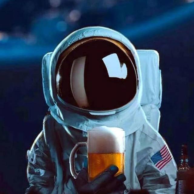 小黑。