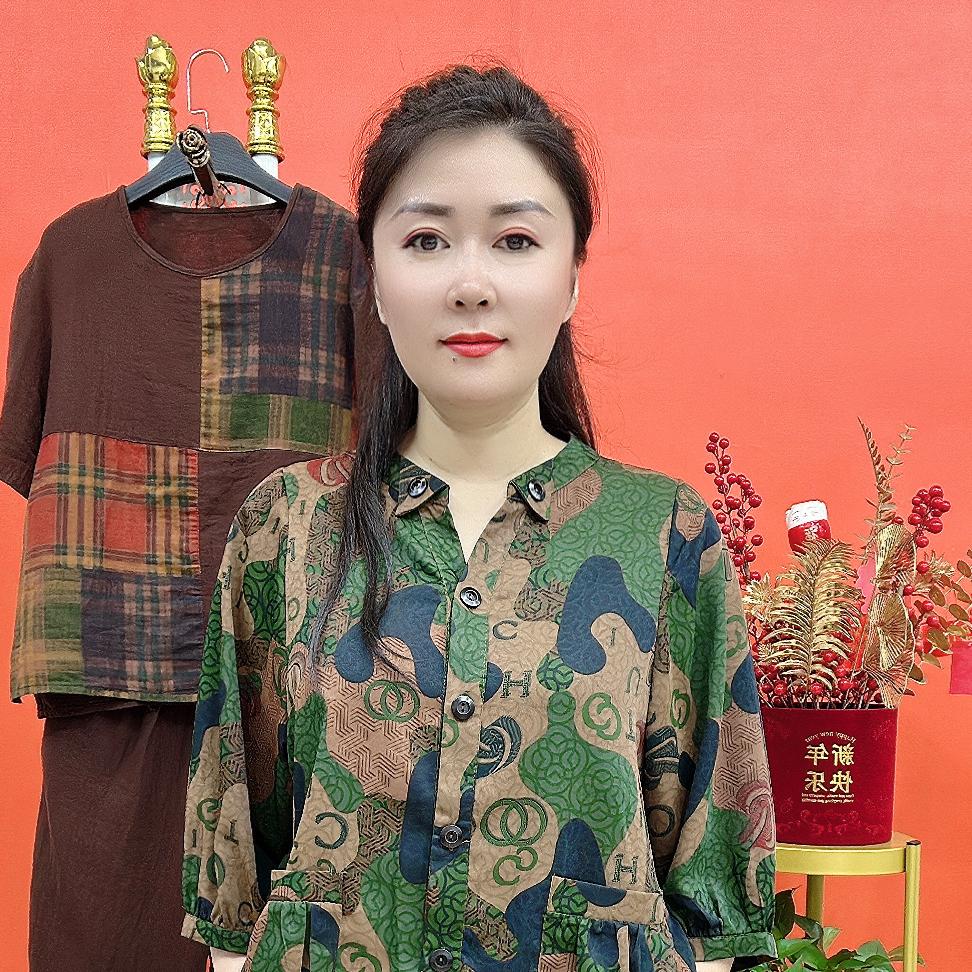 晶彩中老年服饰