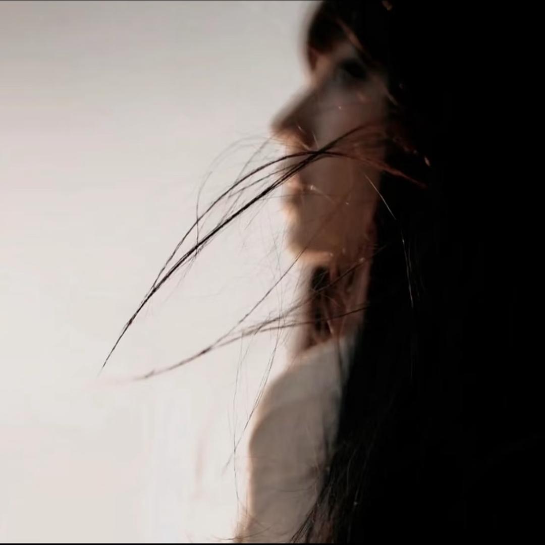 LV'