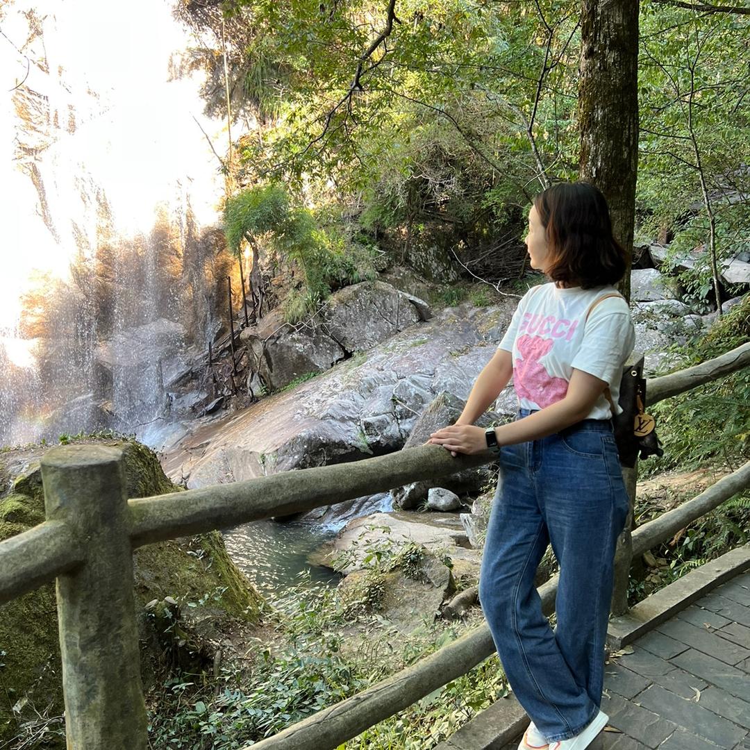 🐰妥妥一笑很倾陈🥳