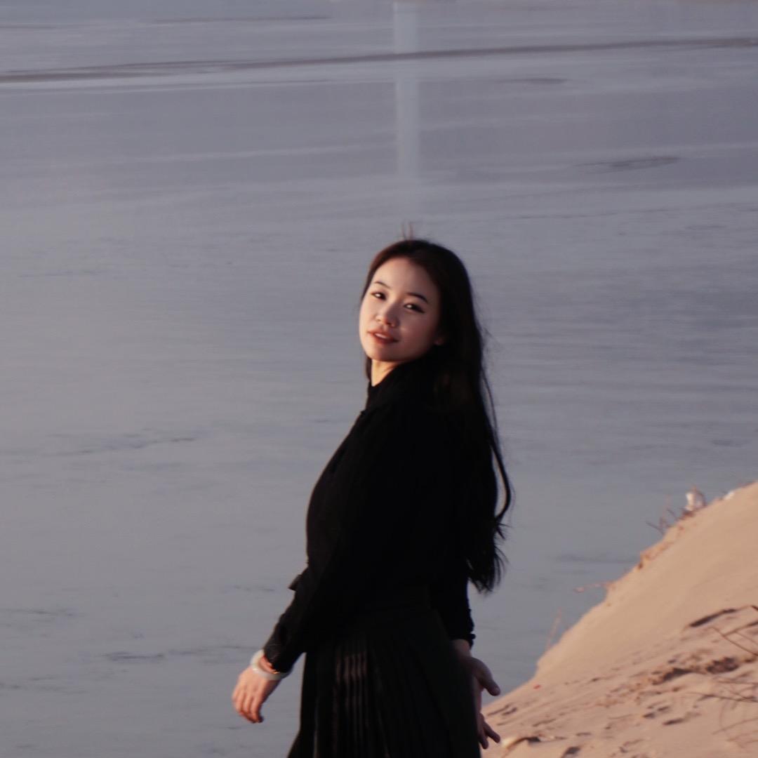 阿青.