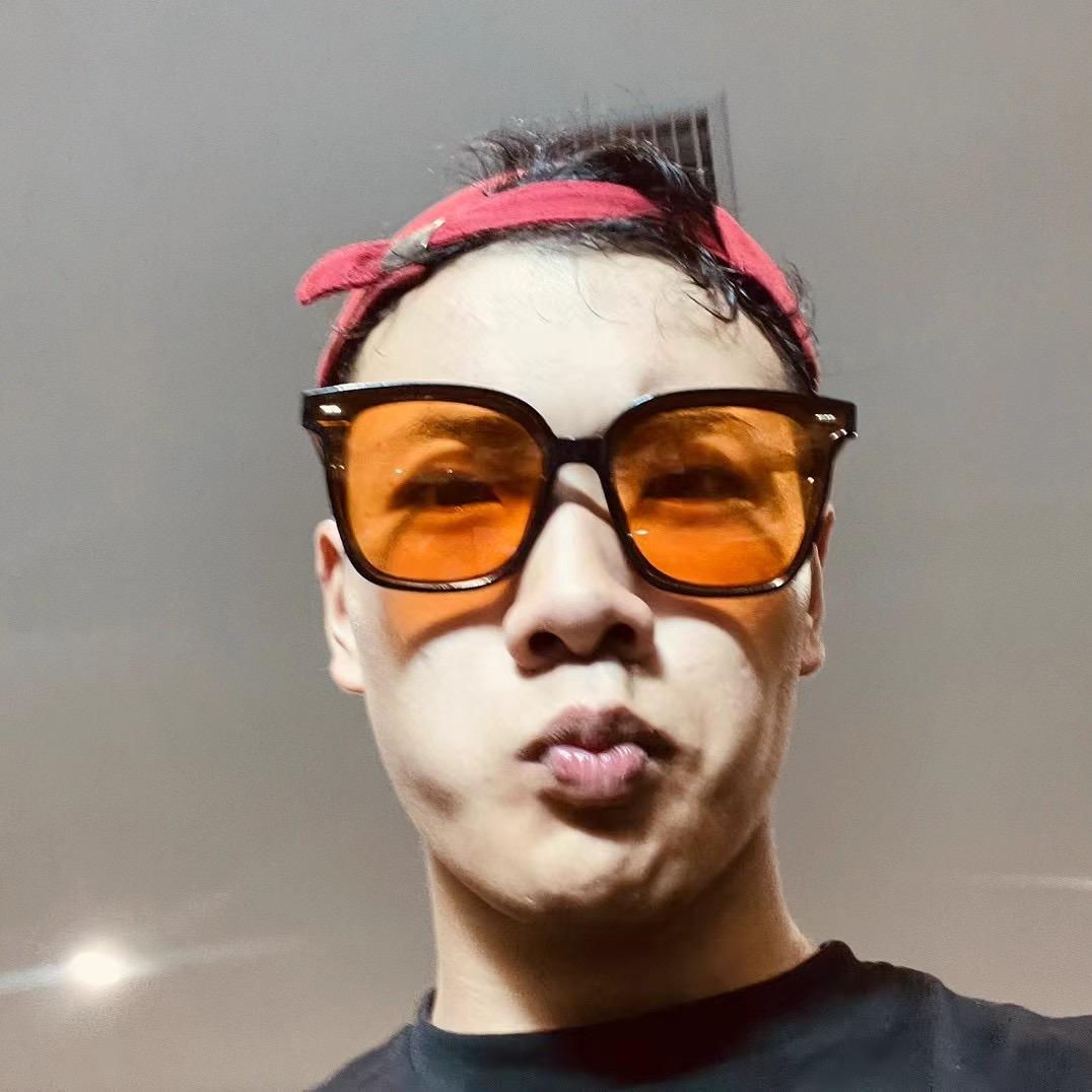 小   王