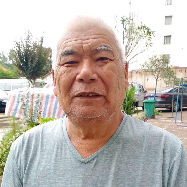 春夏秋冬游四海（老刘）