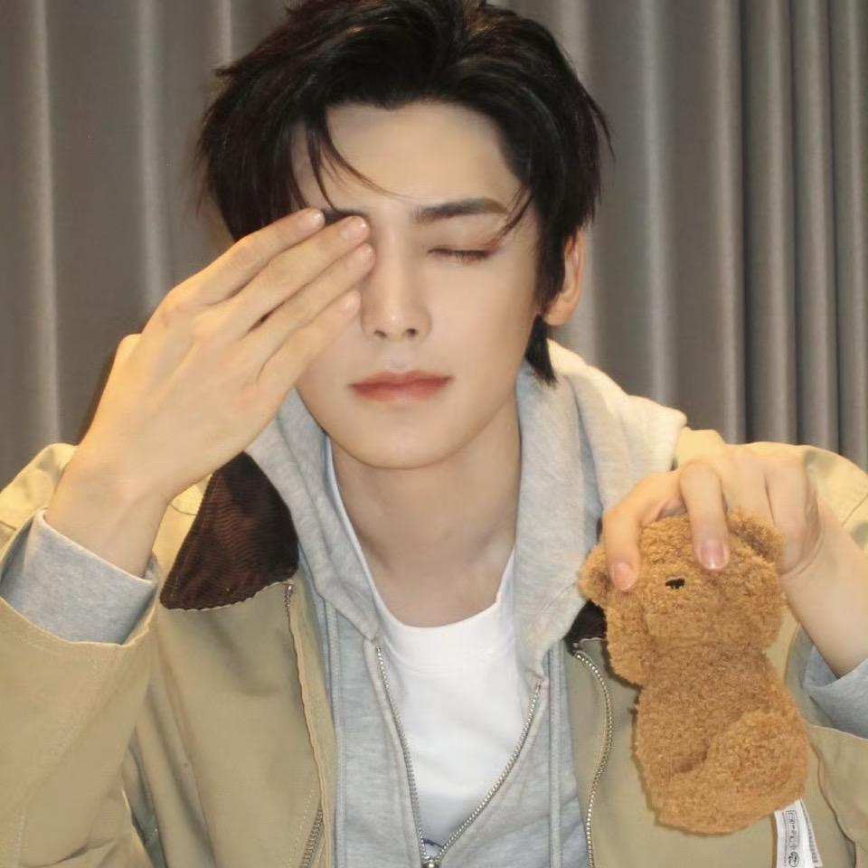 @ 侯名昊