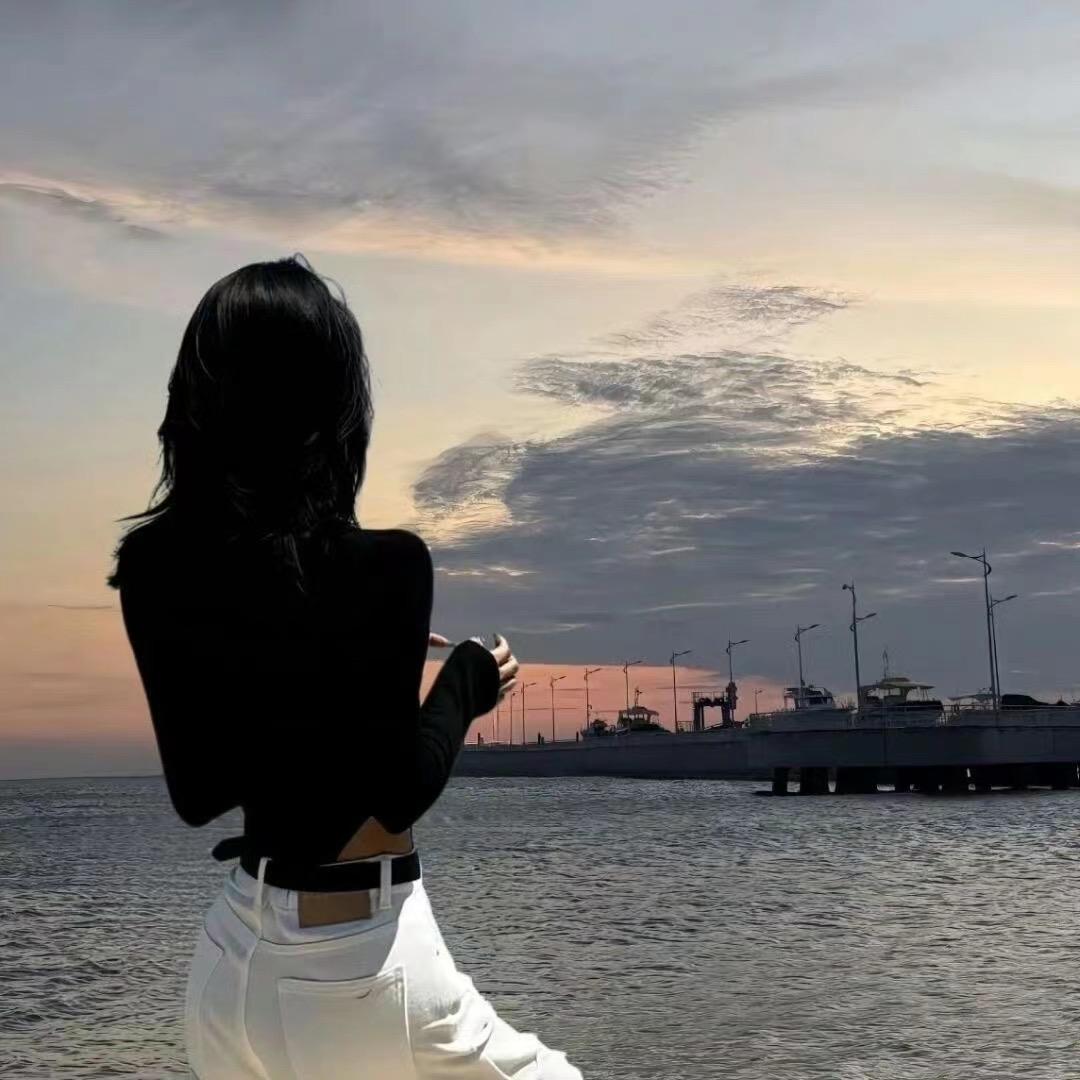 @爱沿润.