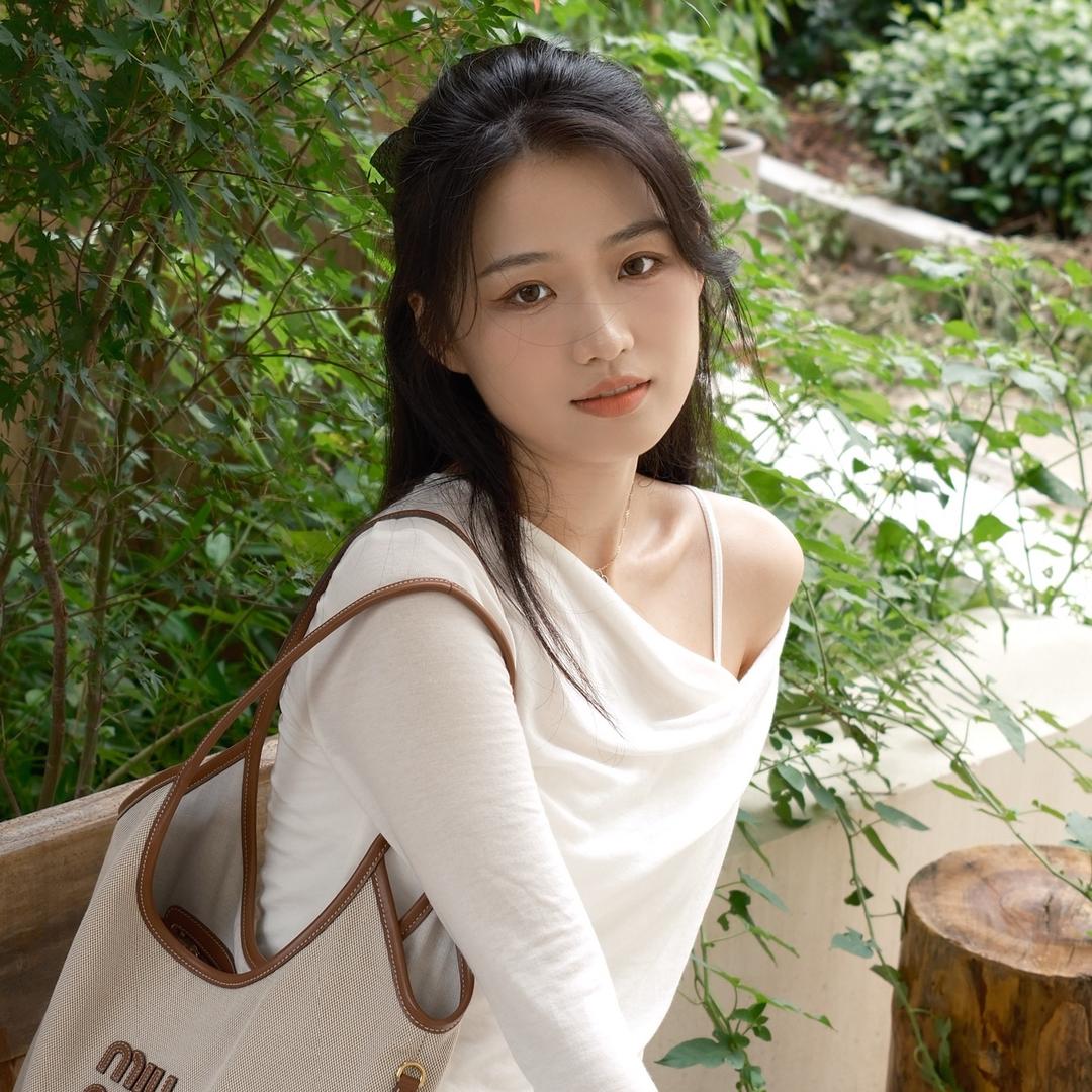Aimee嘻嘻嘻🐮