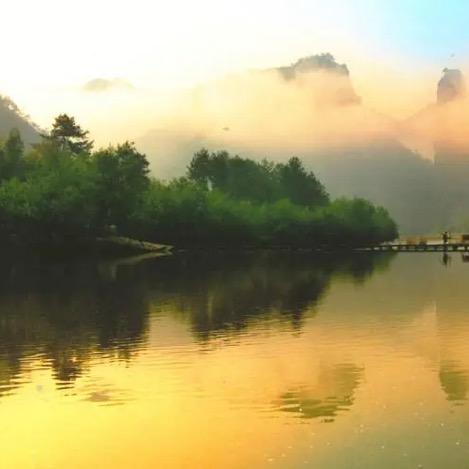 文豪先生（结缘善品在橱窗）