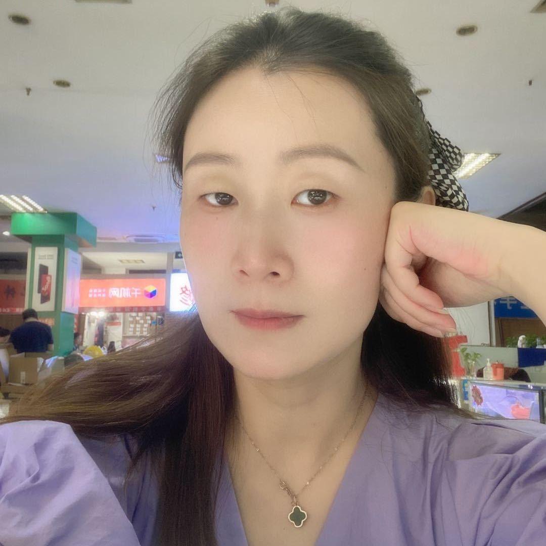 卖手机的Yu 姐姐