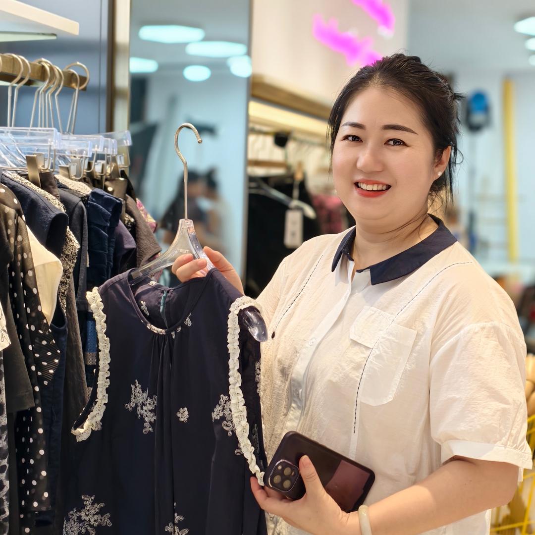 她之蝶女装桃江小玉她之蝶(桃江店)