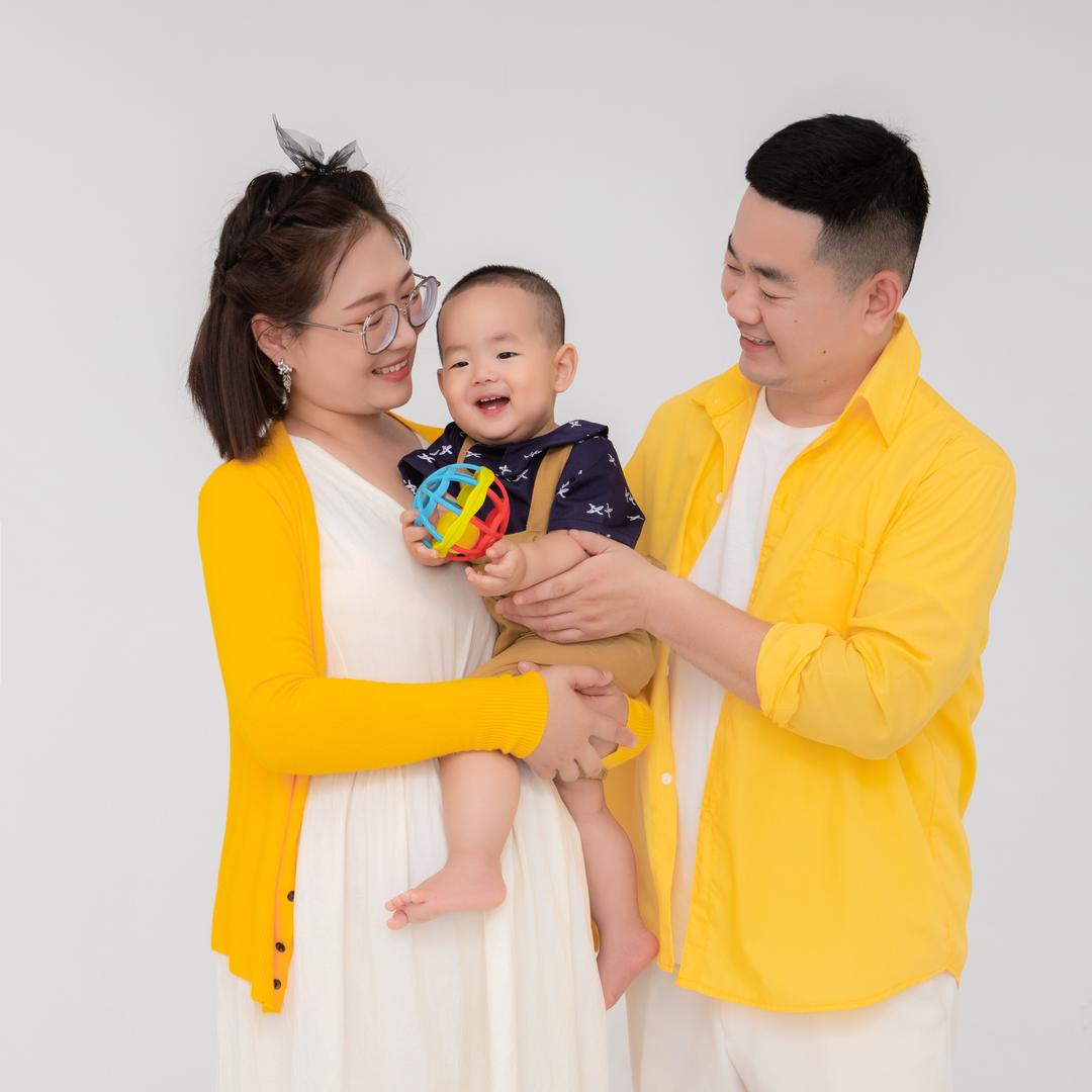 L👩🏻‍❤️‍💋‍👨🏻L