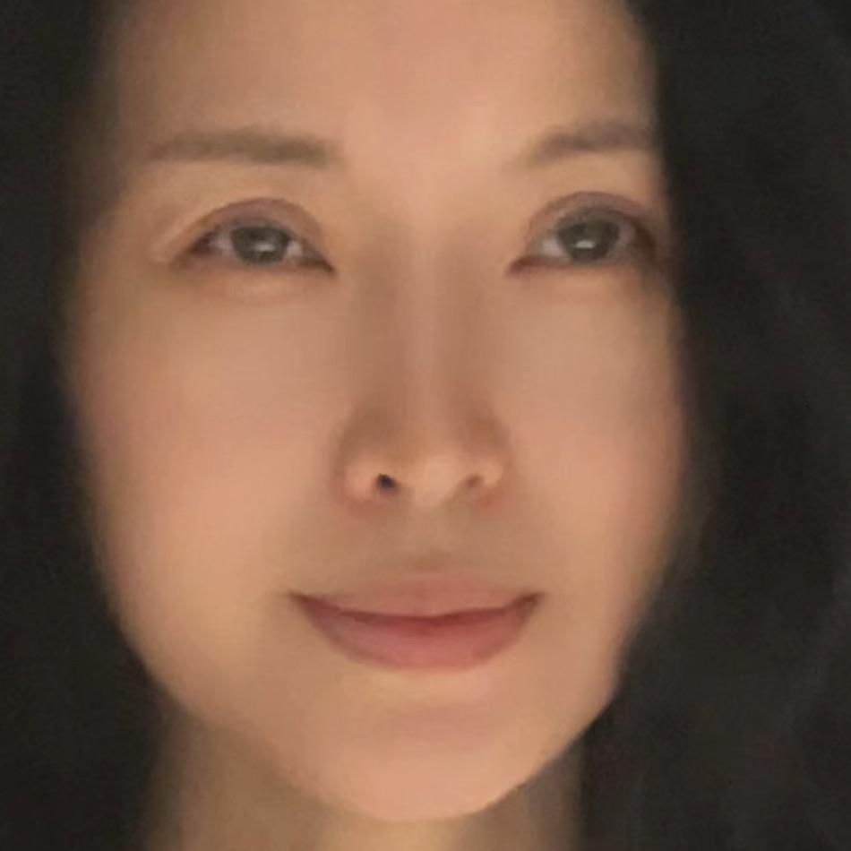 米娅眯吖