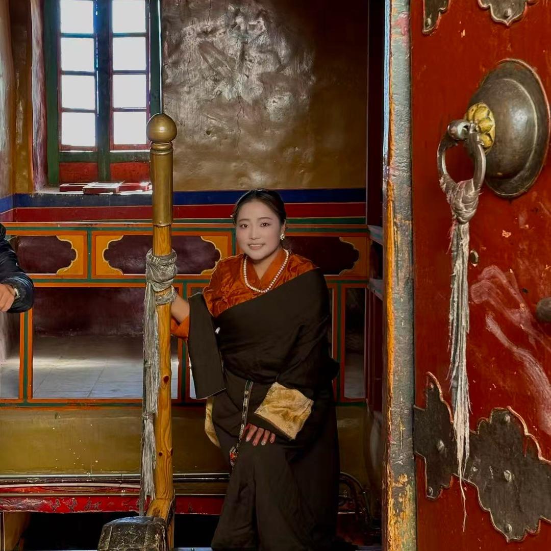 ་࿐英ལྷ་སྨྱུག།