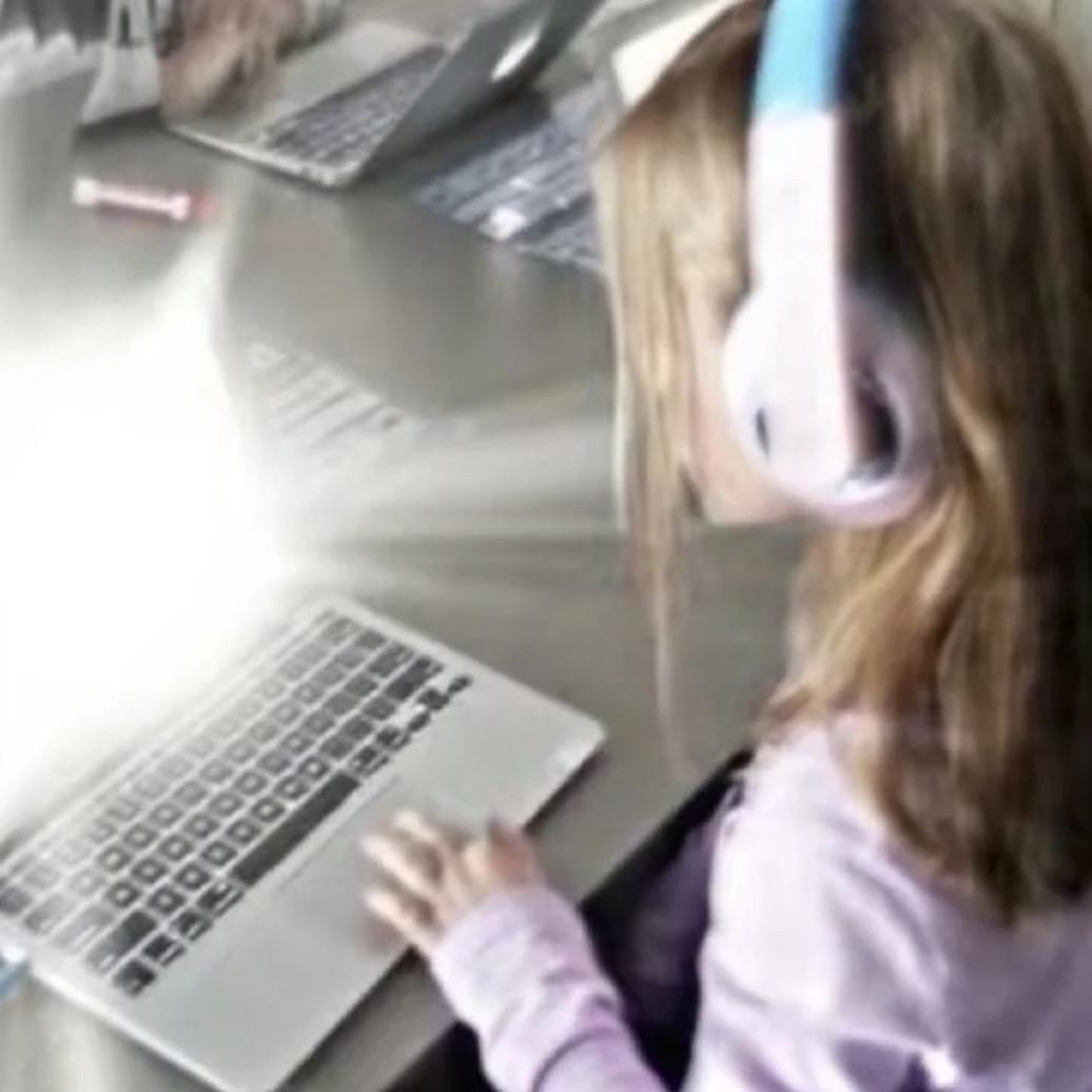 喵喵鱼服装工作室