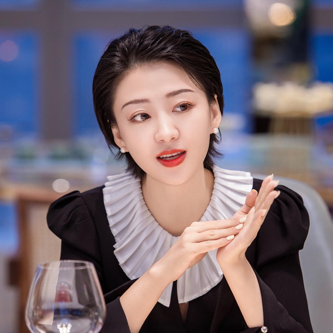 Amber庄迪