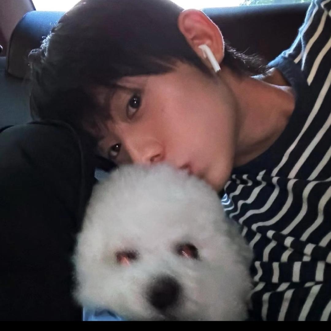 忧郁痛苦高中生