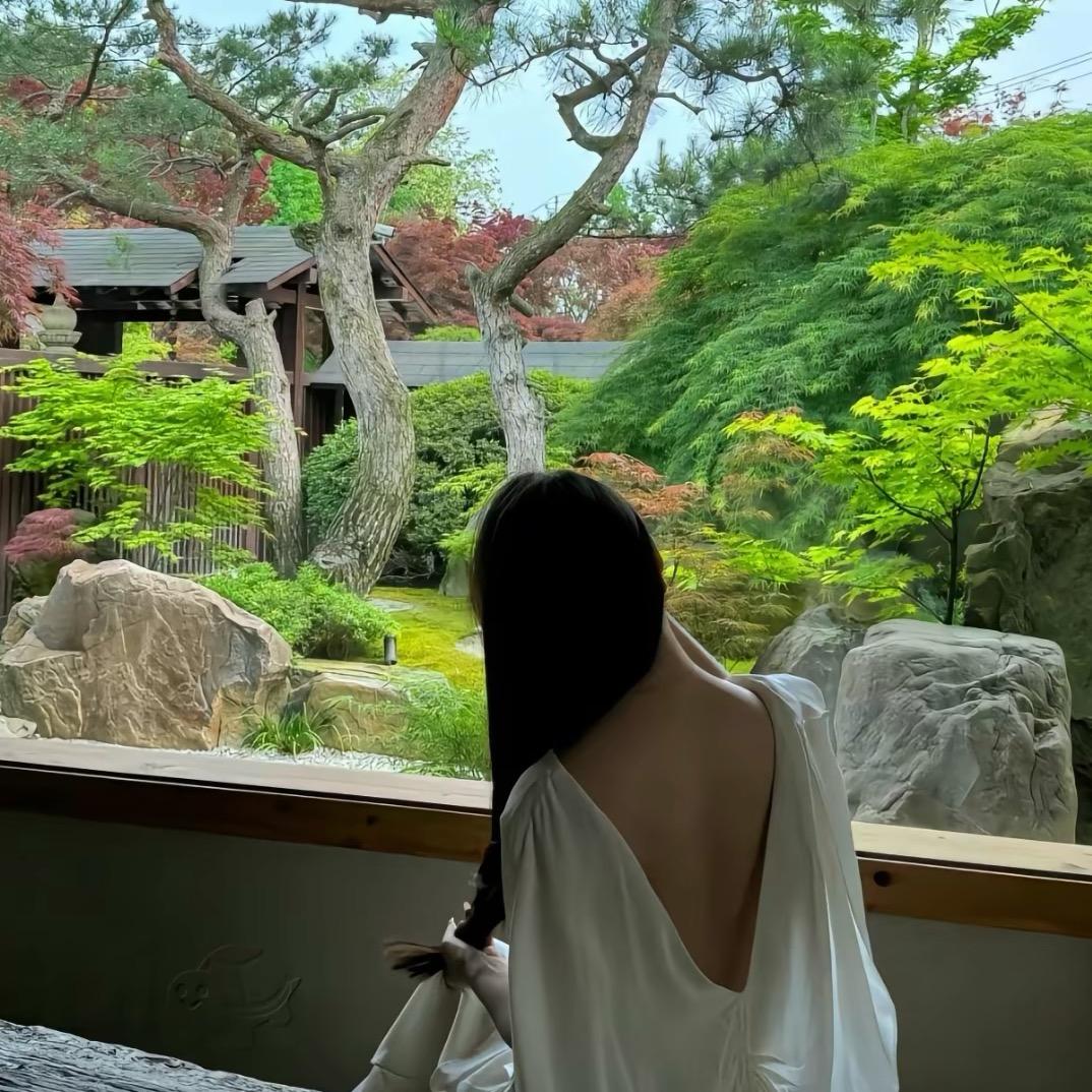 爱玩💩的阿拉蕾